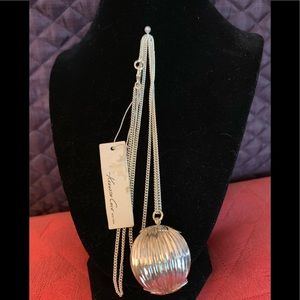 New tags KENNETH COLE SILVER DISC CHAIN NECKLACE